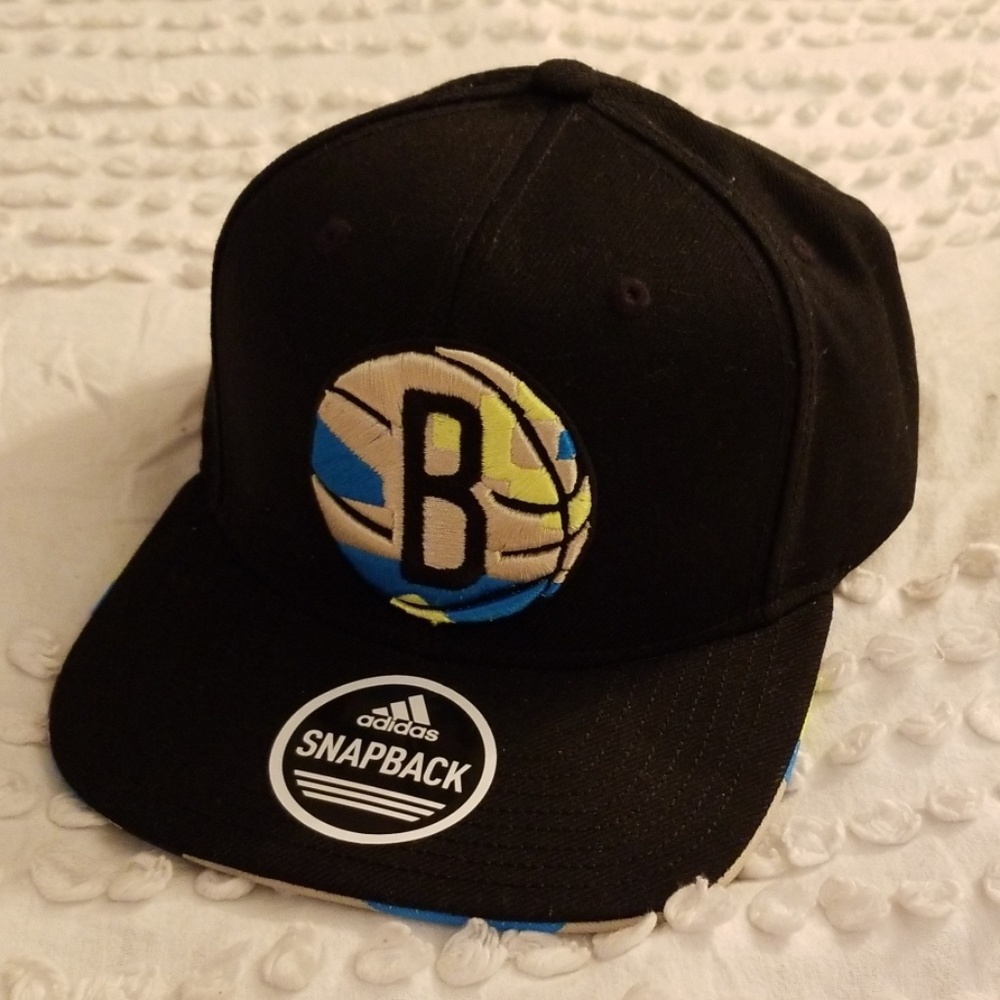 BROOKLYN NETS SNAPBACK HAT
